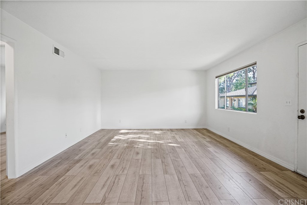 5977 Nelda Street, Unit 1 Simi Valley, CA 93063 - Photo 11 of 26