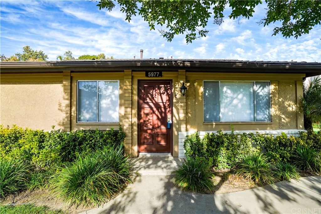 5977 Nelda Street, Unit 1 Simi Valley, CA 93063 - Photo 3 of 26