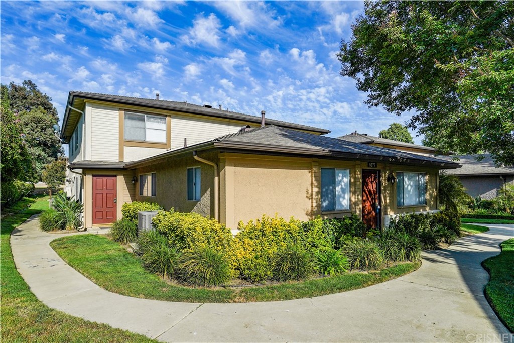 5977 Nelda Street, Unit 1 Simi Valley, CA 93063 - Photo 4 of 26