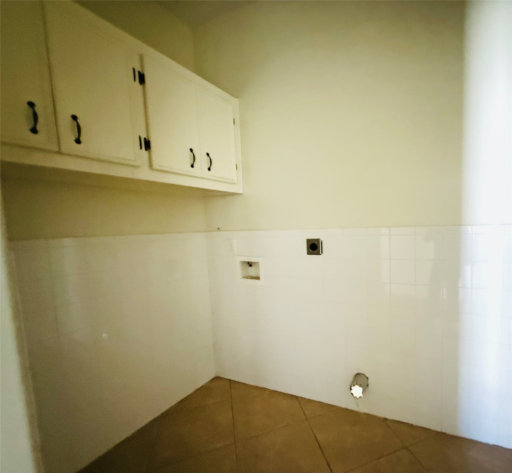 446 Zoe Street Houston, TX 77020 - Photo 14 of 16 a view of a utility room