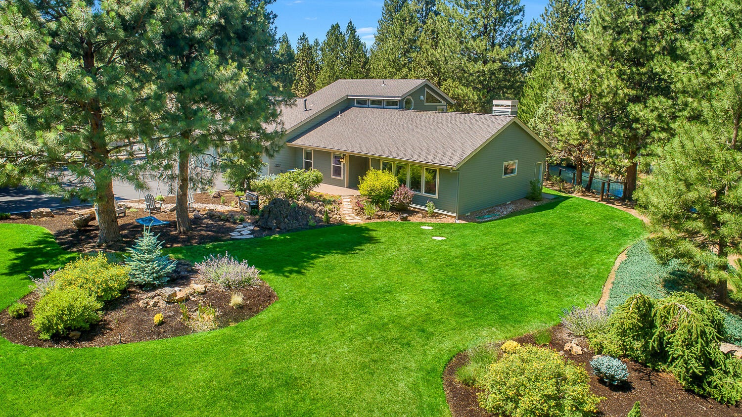 60629 Ridge Heights Bend, OR 97702 - Photo 1 of 27 OReilly_20220720_Aerial_3_0871_b_72ppi