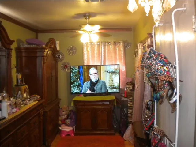 $215,000 | 6614 Coleshire Drive, Dallas, TX 75232