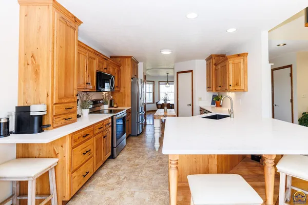 $725,000 | 4230 Northwest Valencia Road, Silver Lake, KS 66539