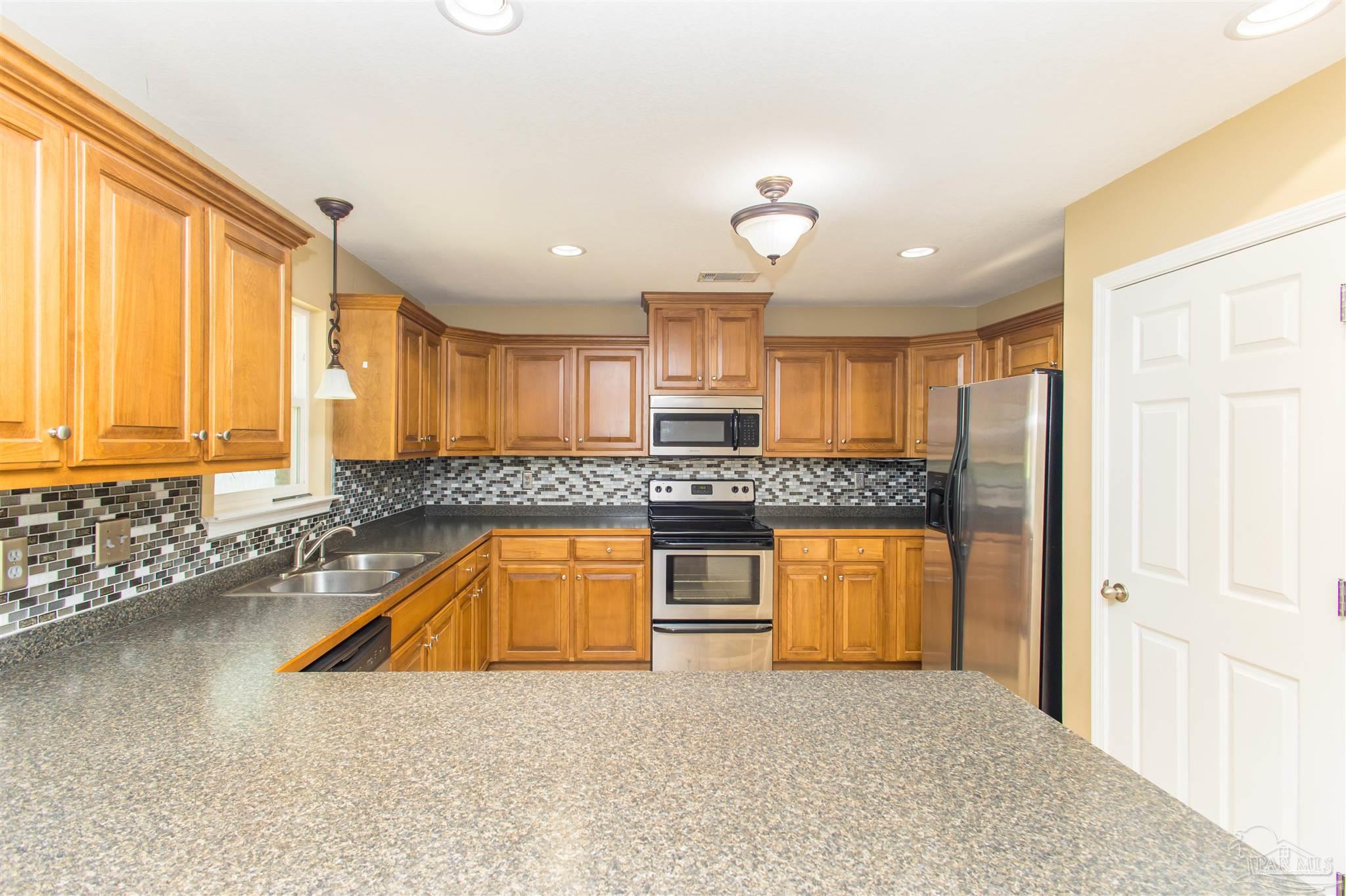 1654 Eagle Terrace Cantonment, FL 32533 - Photo 10 of 26