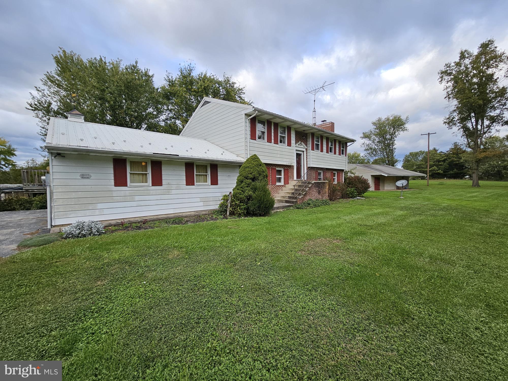 273 Protectory Road Abbottstown, PA 17301 - Photo 3 of 23 Gallery Image 3