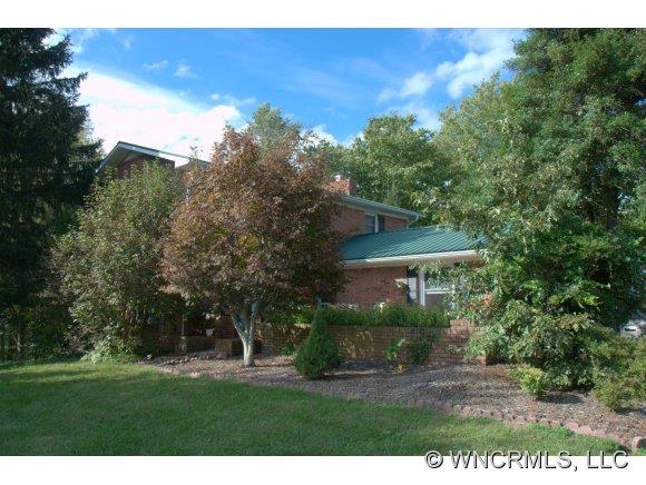 110 Raspberry Point Lane Flat Rock, NC 28731 - Photo 1 of 24 Gallery Image 1