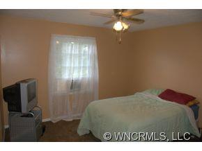 110 Raspberry Point Lane Flat Rock, NC 28731 - Photo 8 of 24 Gallery Image 8