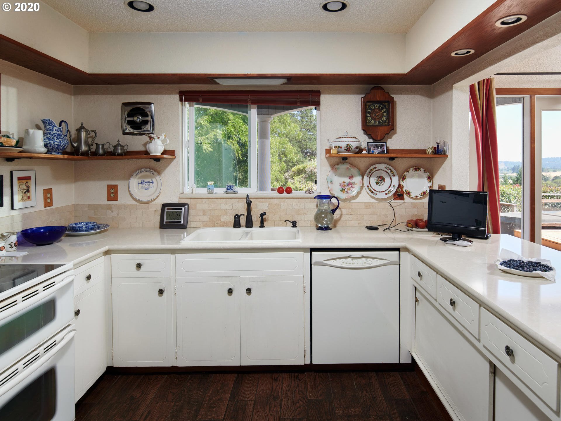 47202 Southwest Easterday Road Forest Grove, OR 97116 - Photo 10 of 32