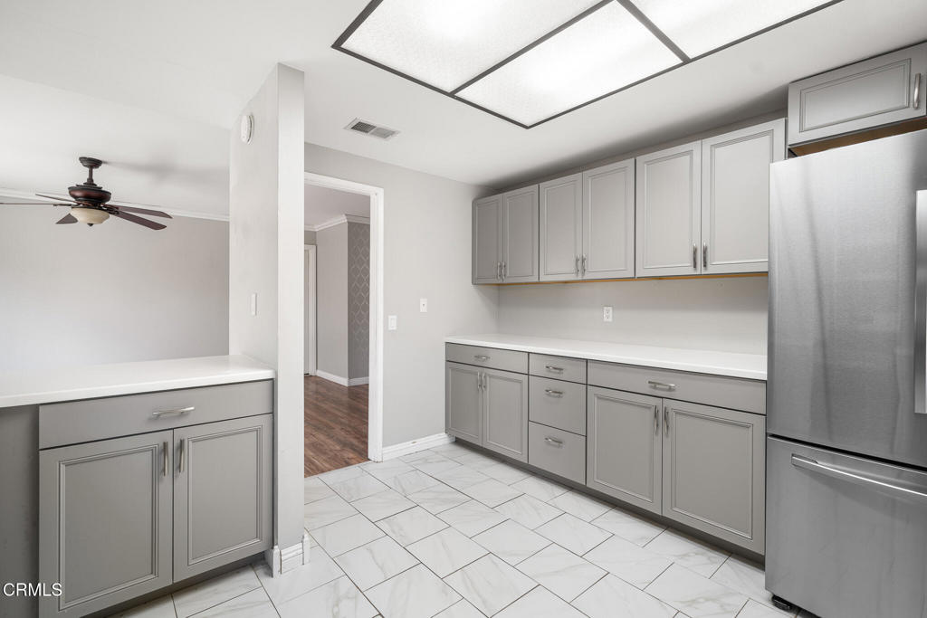 28942 Rue Daniel Santa Clarita, CA 91387 - Photo 16 of 43 DSC01640