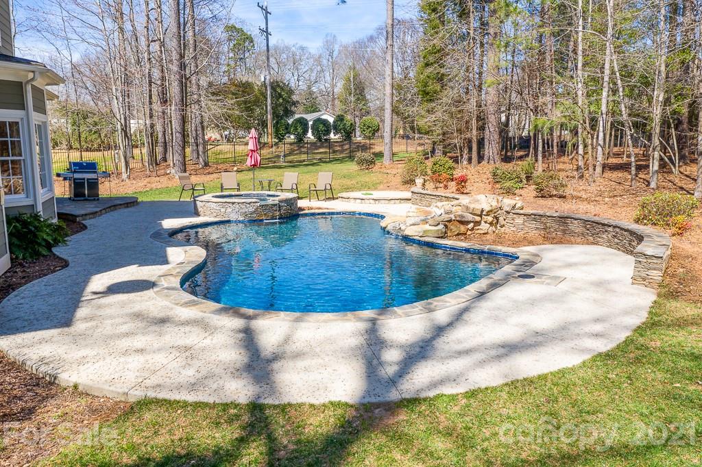 4345 Crepe Ridge Drive Denver, NC 28037 - Photo 8 of 46 Gallery Image 8