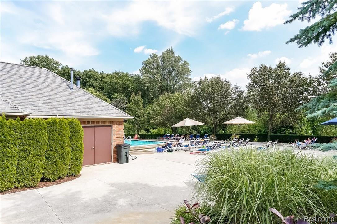 3723 Oakmonte Boulevard Rochester, MI 48306 - Photo 17 of 18 Pool.jpg
