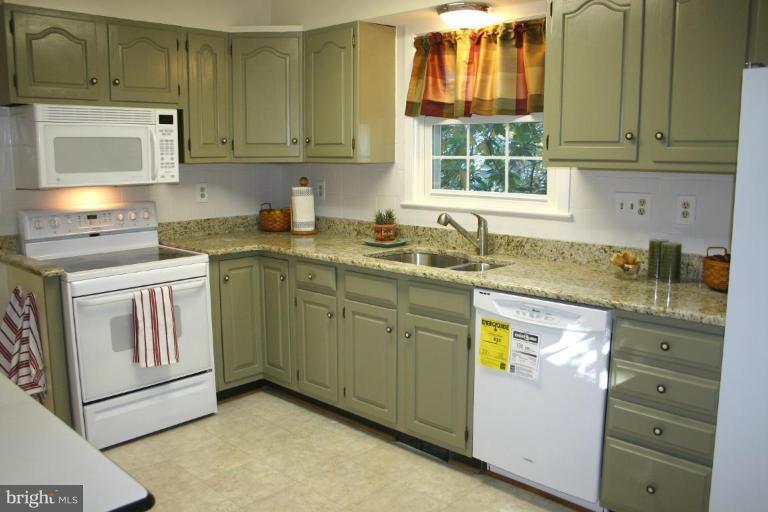 26720 Ridge Road Damascus, MD 20872 - Photo 23 of 28 Kitchen #2
