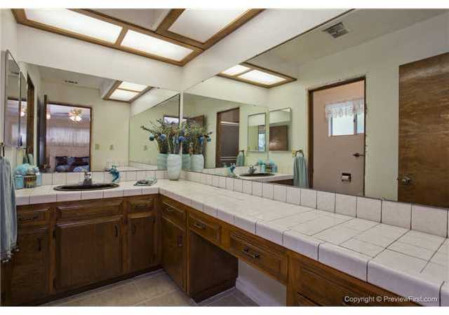 29590 Lilac Road Valley Center, CA 92082 - Photo 18 of 25