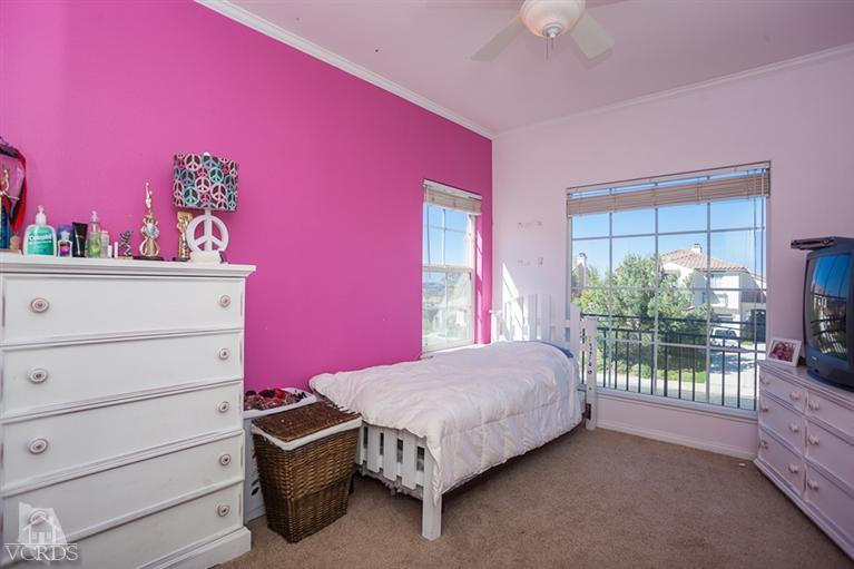 14396 Peach Hill Road Moorpark, CA 93021 - Photo 32 of 45 a bed room with a bed and a window