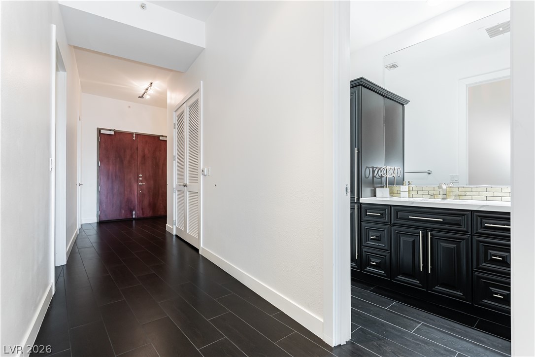 360 East Desert Inn Road, Unit 1502 Las Vegas, NV 89109 - Photo 14 of 53