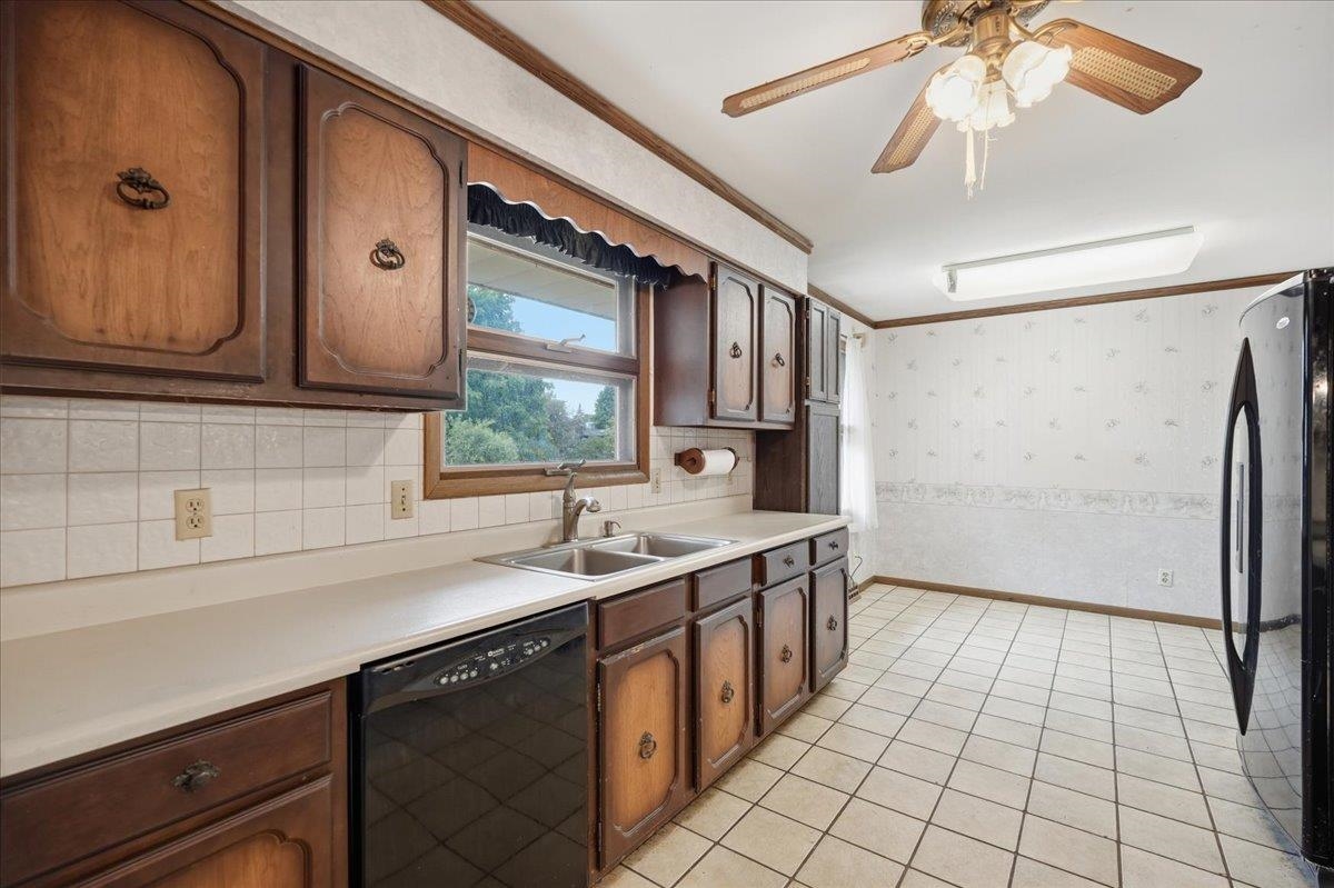 5302 Comanche Way Madison, WI 53704 - Photo 4 of 68