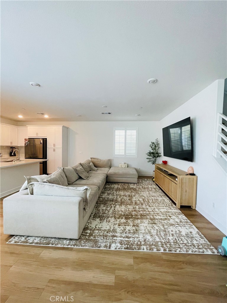 2004 Dewdrop Upland, CA 91786 - Photo 6 of 33