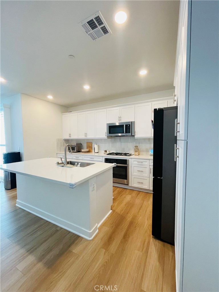 2004 Dewdrop Upland, CA 91786 - Photo 7 of 33