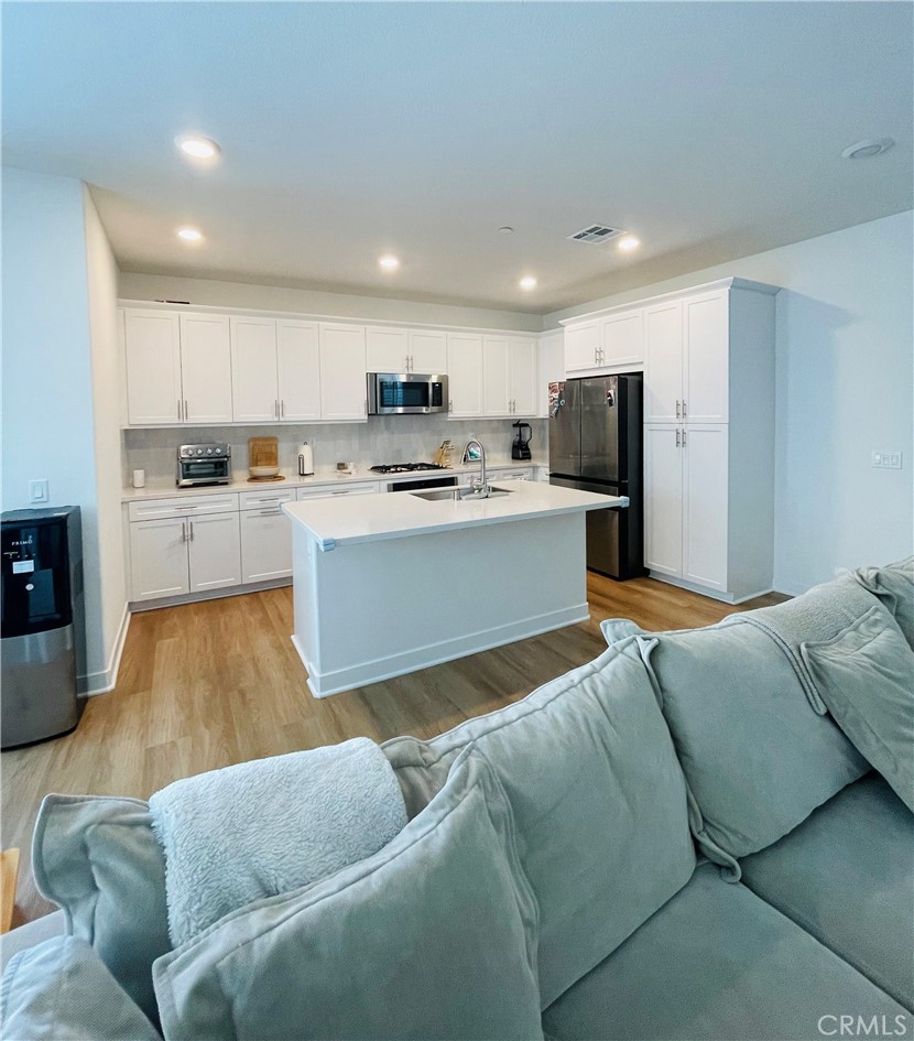 2004 Dewdrop Upland, CA 91786 - Photo 8 of 33