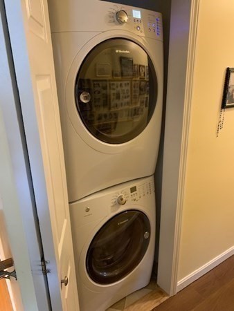 2081 Allen Street Springfield, MA 01128 - Photo 13 of 32 Gallery Image 13