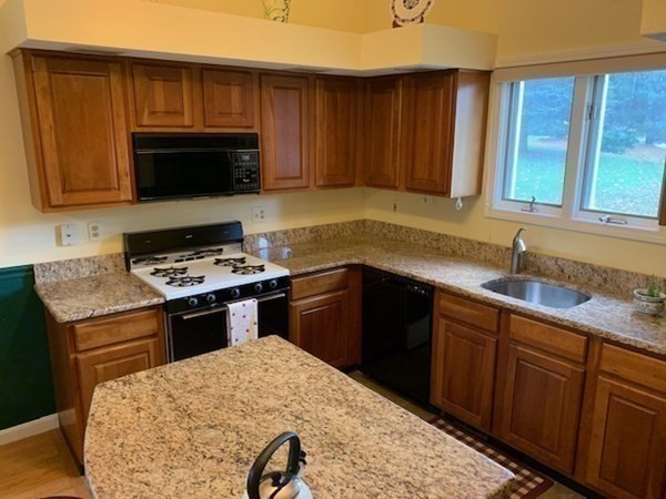 2081 Allen Street Springfield, MA 01128 - Photo 9 of 32 Gallery Image 9
