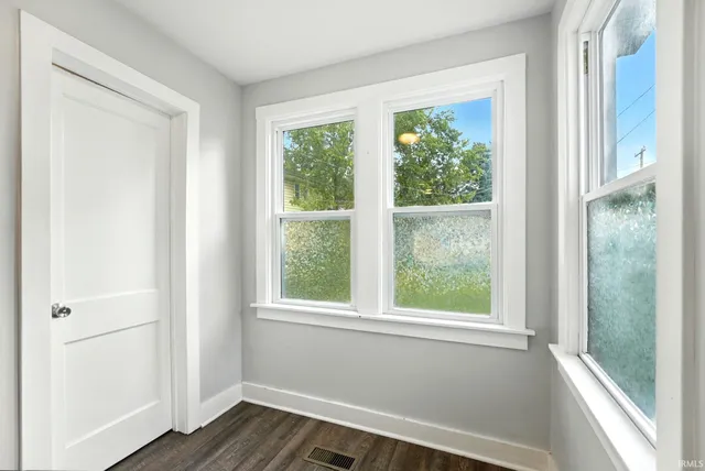 $189,900 | 1718 Kentucky Avenue, Fort Wayne, IN 46805