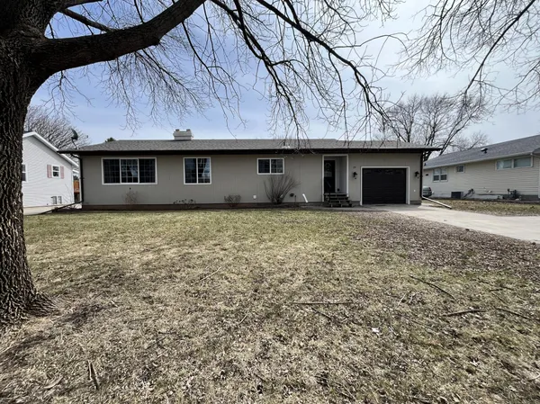 $265,000 | 25 4th Avenue Southeast, Clara City, MN 56222