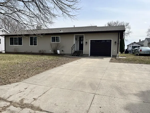 $265,000 | 25 4th Avenue Southeast, Clara City, MN 56222