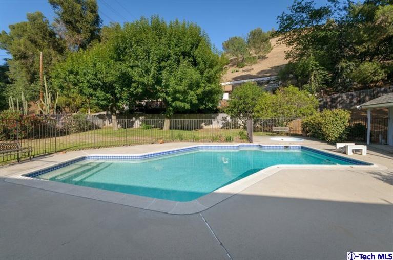 10326 La Canada Way Shadow Hills, CA 91040 - Photo 4 of 22 Additional Photo