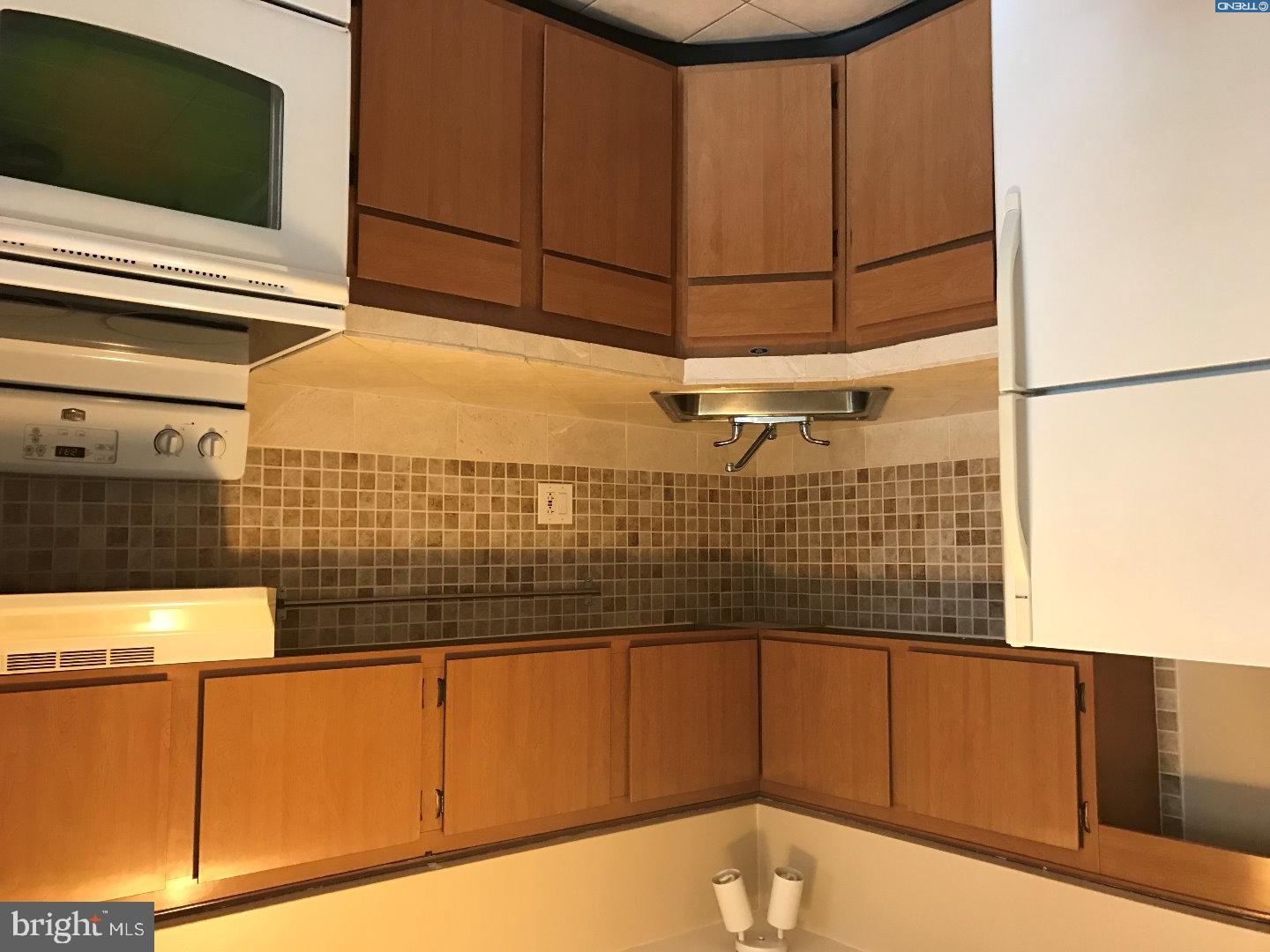 512 Stidman Drive, Unit D4 Springfield, PA 19064 - Photo 4 of 7 Kitchen