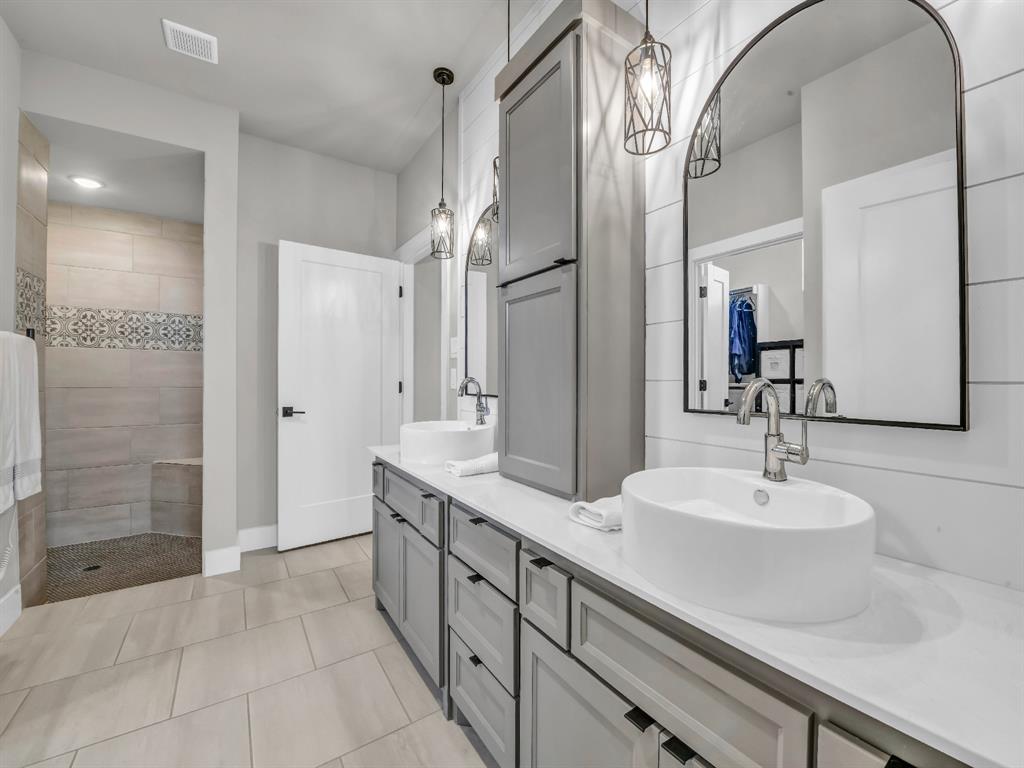 129 Maravilla Drive Aledo, TX 76008 - Photo 27 of 40 Primary Bath #2 in In-Law Suite