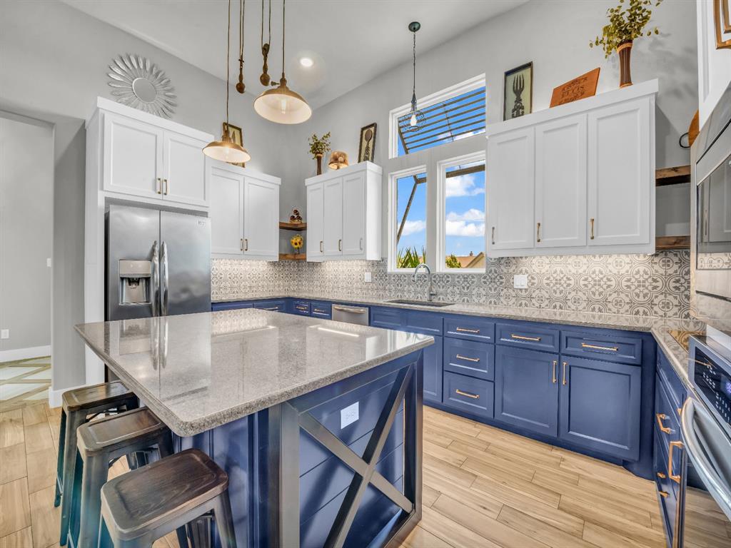 129 Maravilla Drive Aledo, TX 76008 - Photo 5 of 40 Main Kitchen