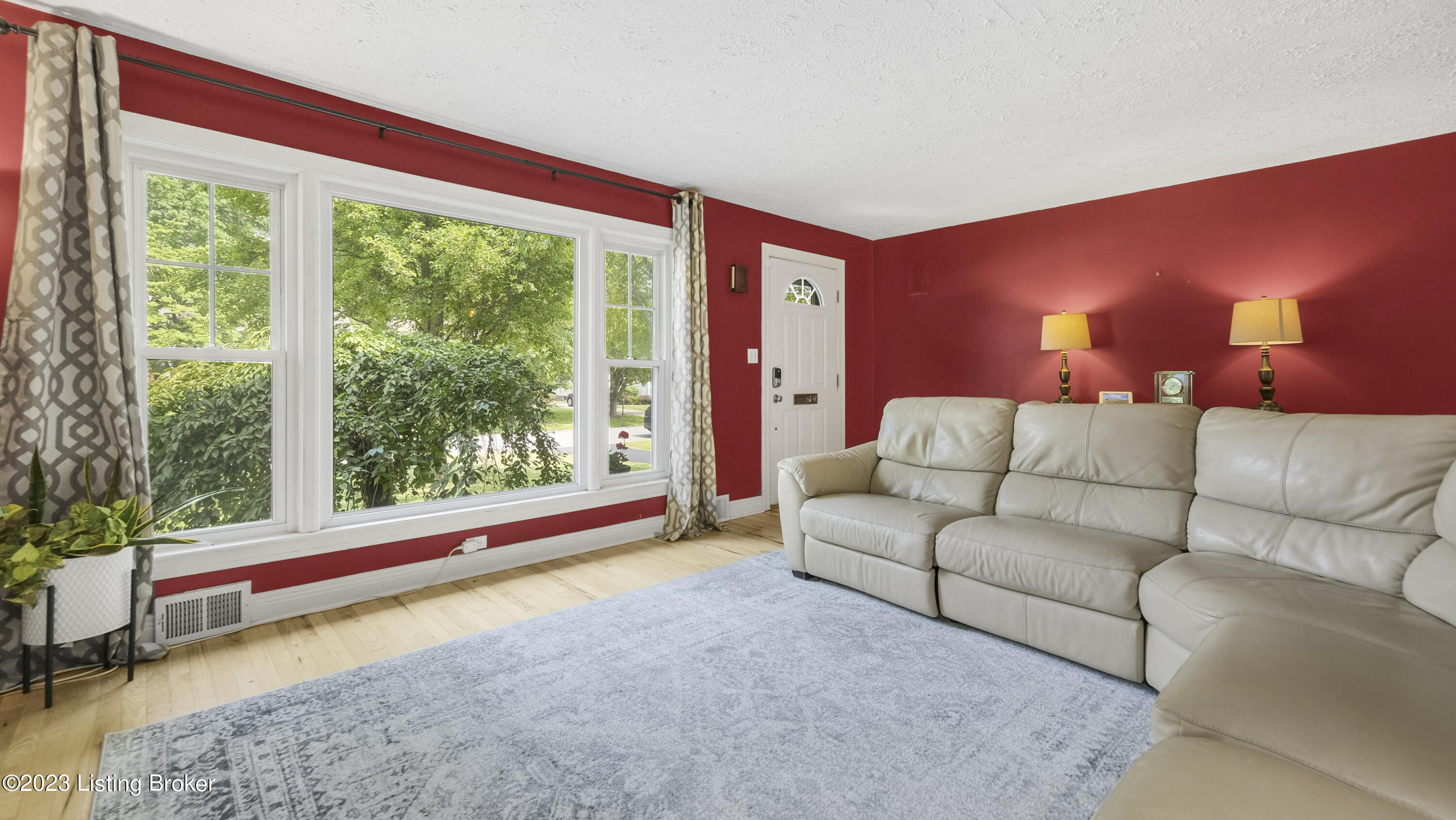 310 Merriman Road Louisville, KY 40207 - Photo 3 of 34 310 Merriman Rd-1005