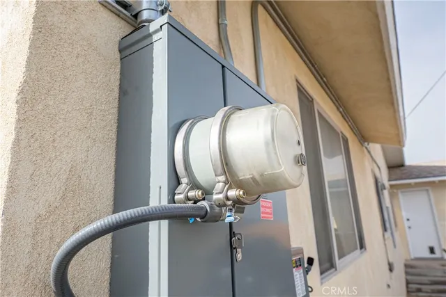 a view of a couch in kitchen