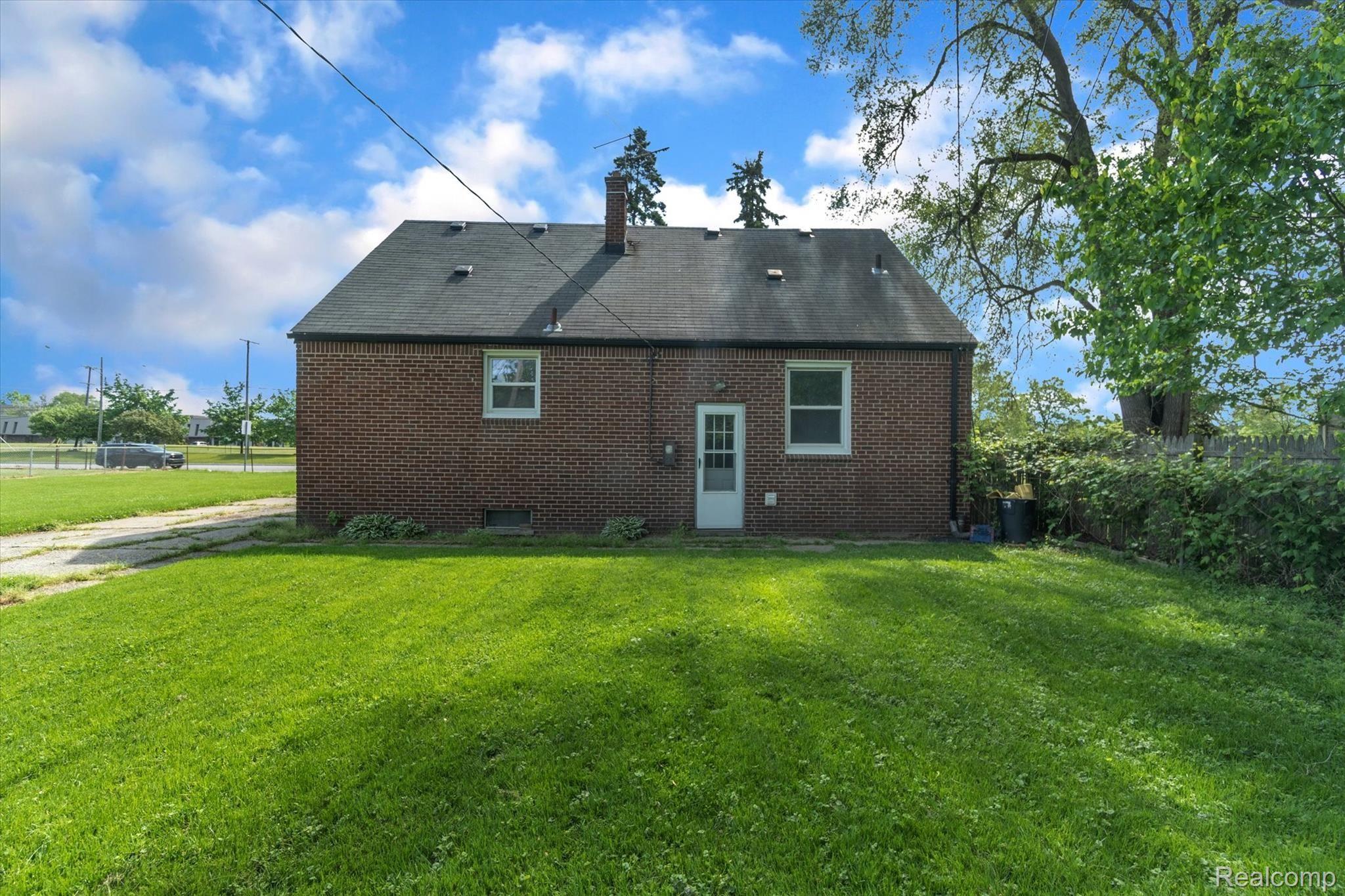 34661 Mound Road Sterling Heights, MI 48310 - Photo 25 of 27 26-34671-Mound-Rd-WindowStill-Real-Estate-Photography-26.jpg