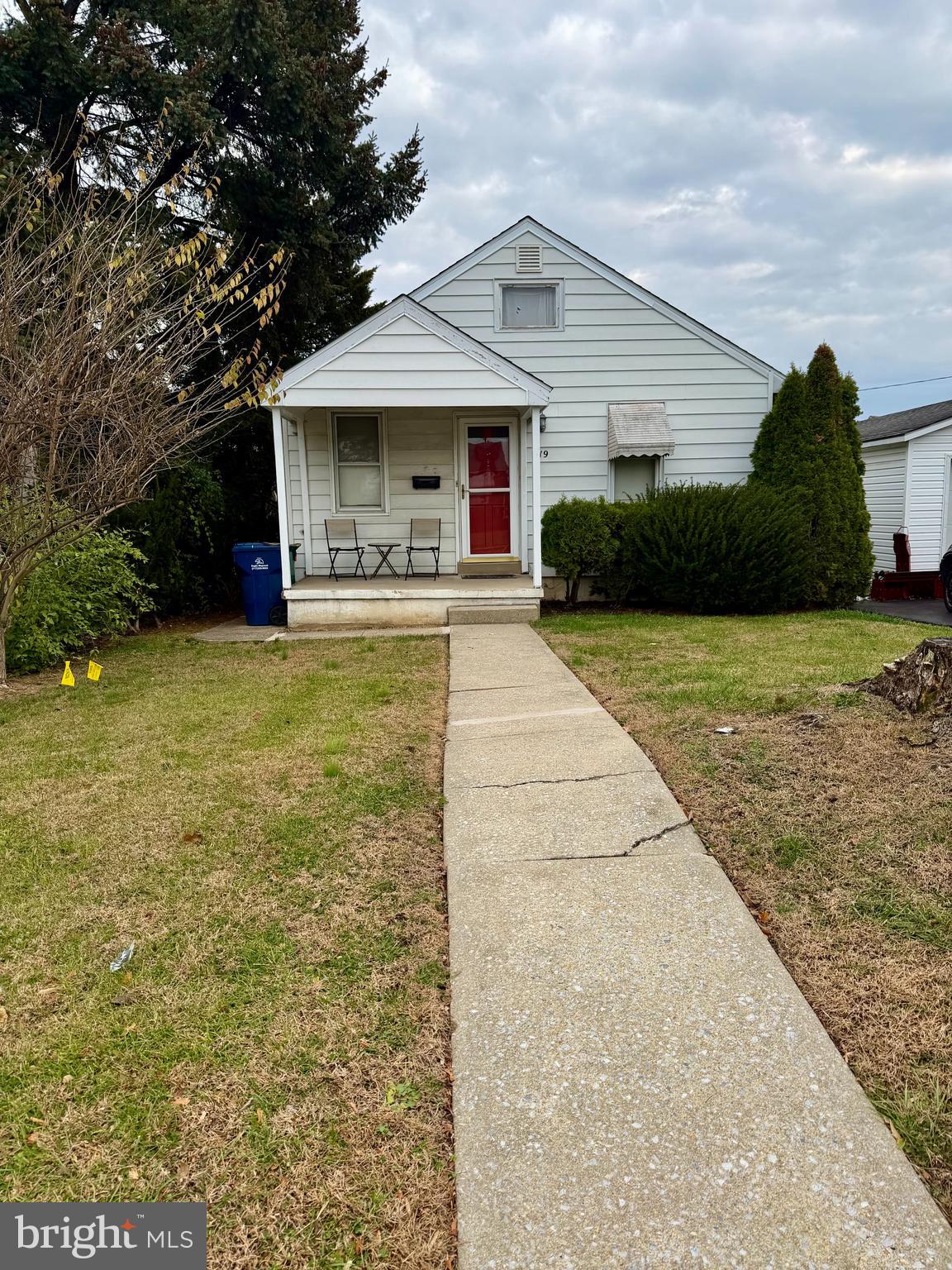 719 West Wyomissing Boulevard Reading, PA 19609 - Photo 2 of 7 a front view of a house with garden