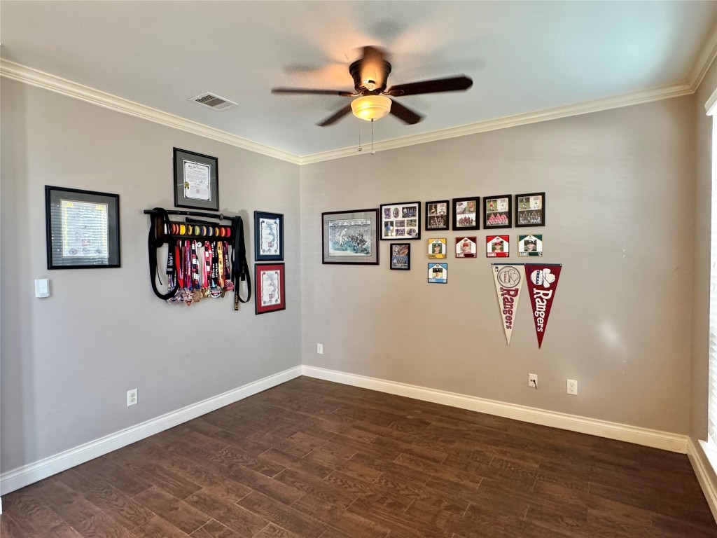 13626 Breakwater Path Loop Houston, TX 77044 - Photo 7 of 29 1st Floor Office