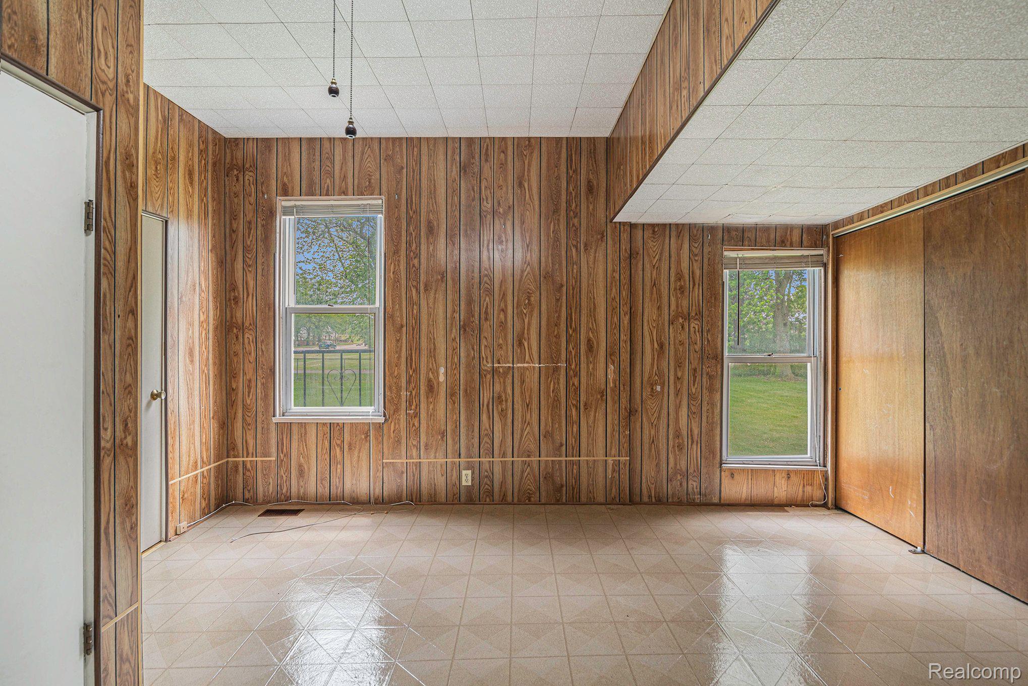 6438 Fenton Road Flint, MI 48507 - Photo 18 of 36 Gallery Image 18