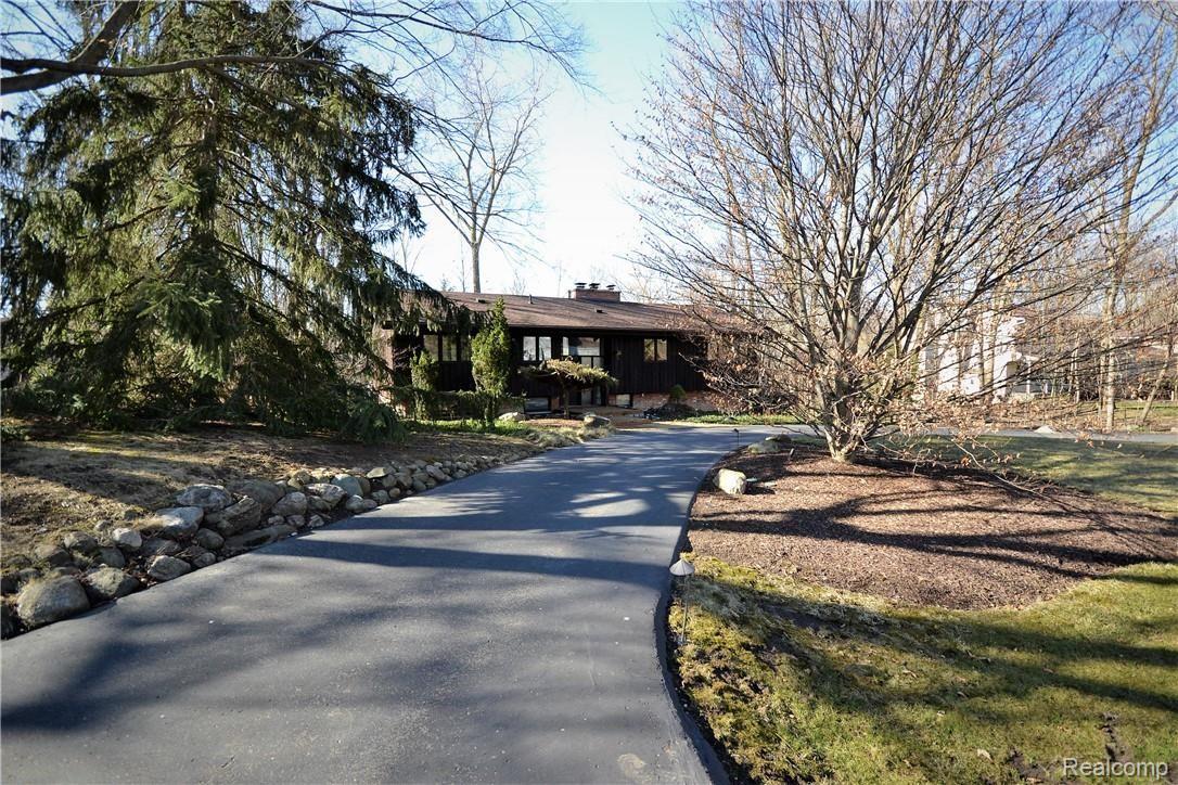 4763 Patrick Road West Bloomfield, MI 48322 - Photo 1 of 48 1.JPG