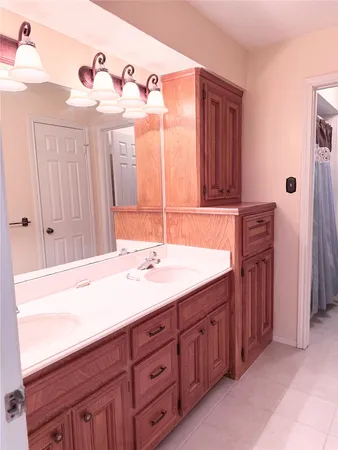 $2,500 | 6315 Seegers Trail Drive, Houston, TX 77066