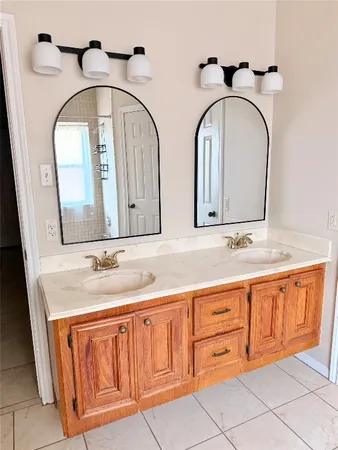 $2,500 | 6315 Seegers Trail Drive, Houston, TX 77066