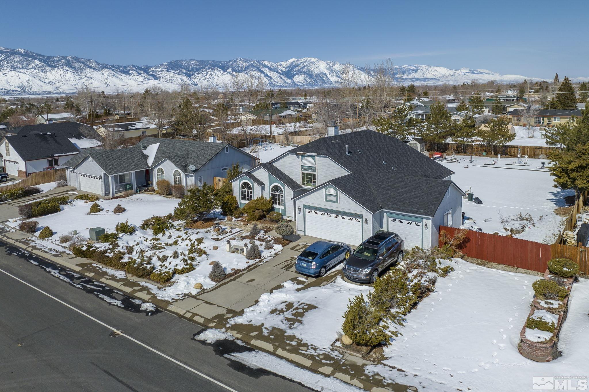 1426 James Road Gardnerville, NV 89460 - Photo 4 of 38 Photo 4