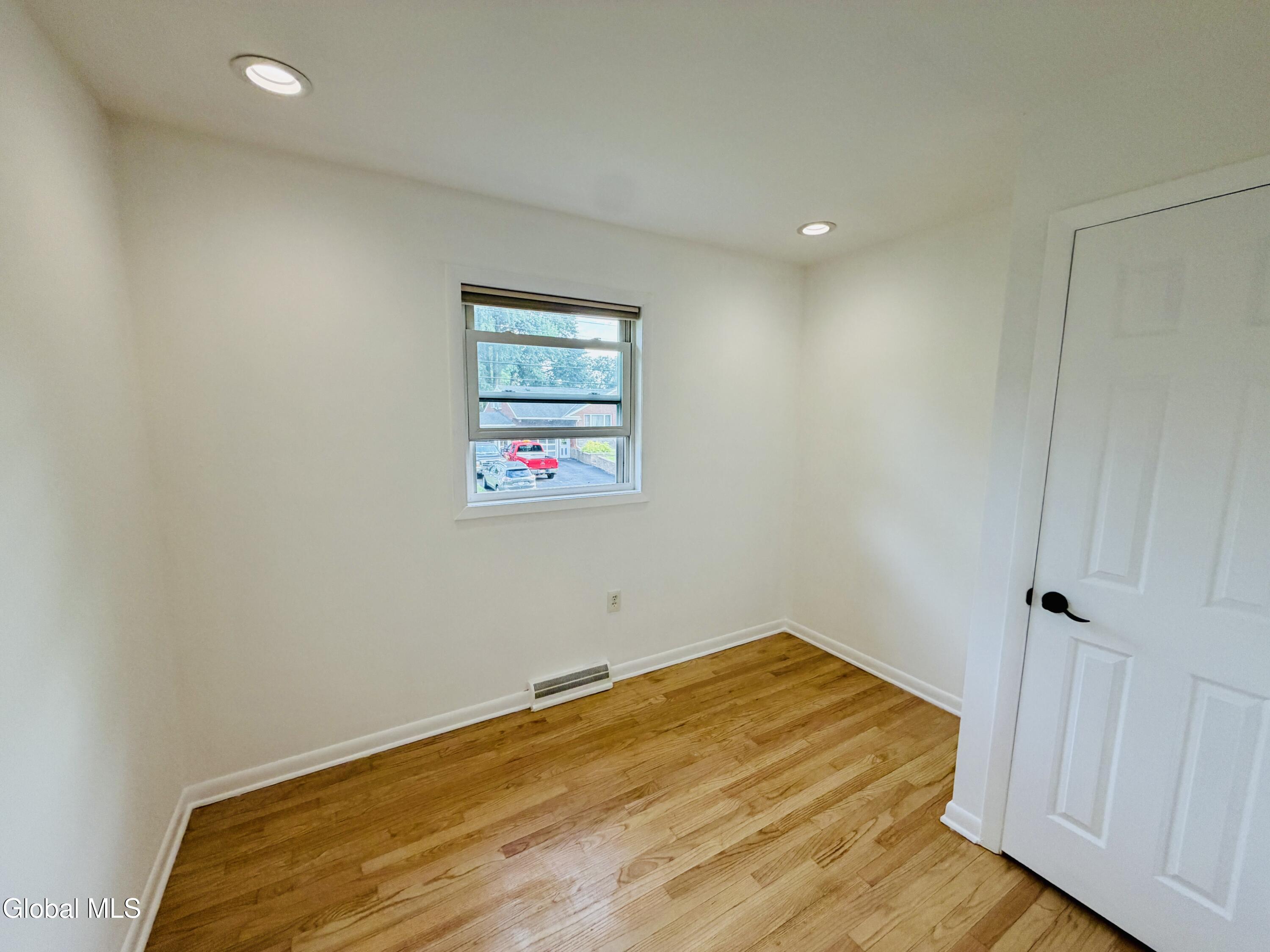 3335 Ralph Street Schenectady, NY 12304 - Photo 10 of 23 IMG_3103