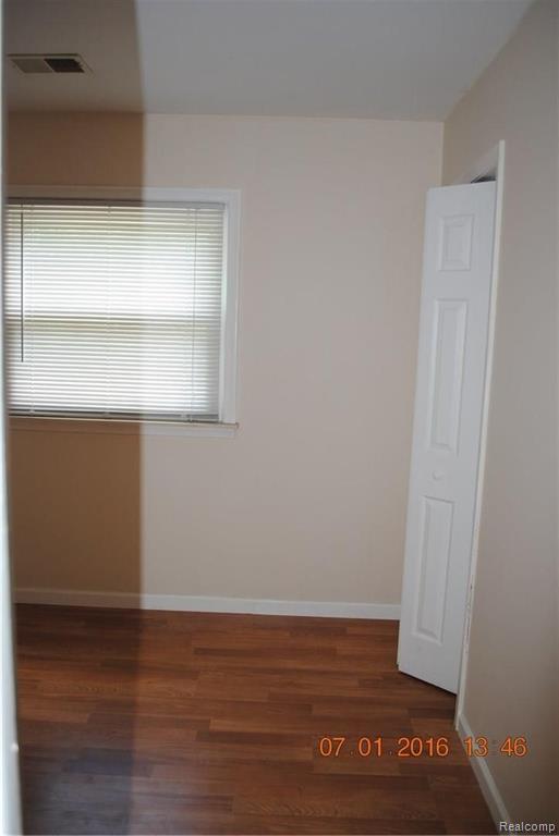 26050 Beverly Road Taylor, MI 48180 - Photo 6 of 17