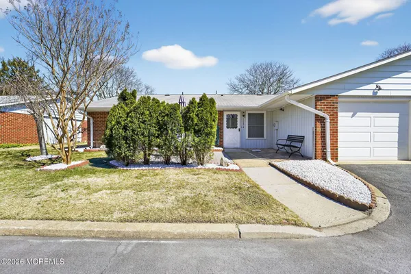 $274,000 | 1263 B Hamilton Court, Lakewood, NJ 08701
