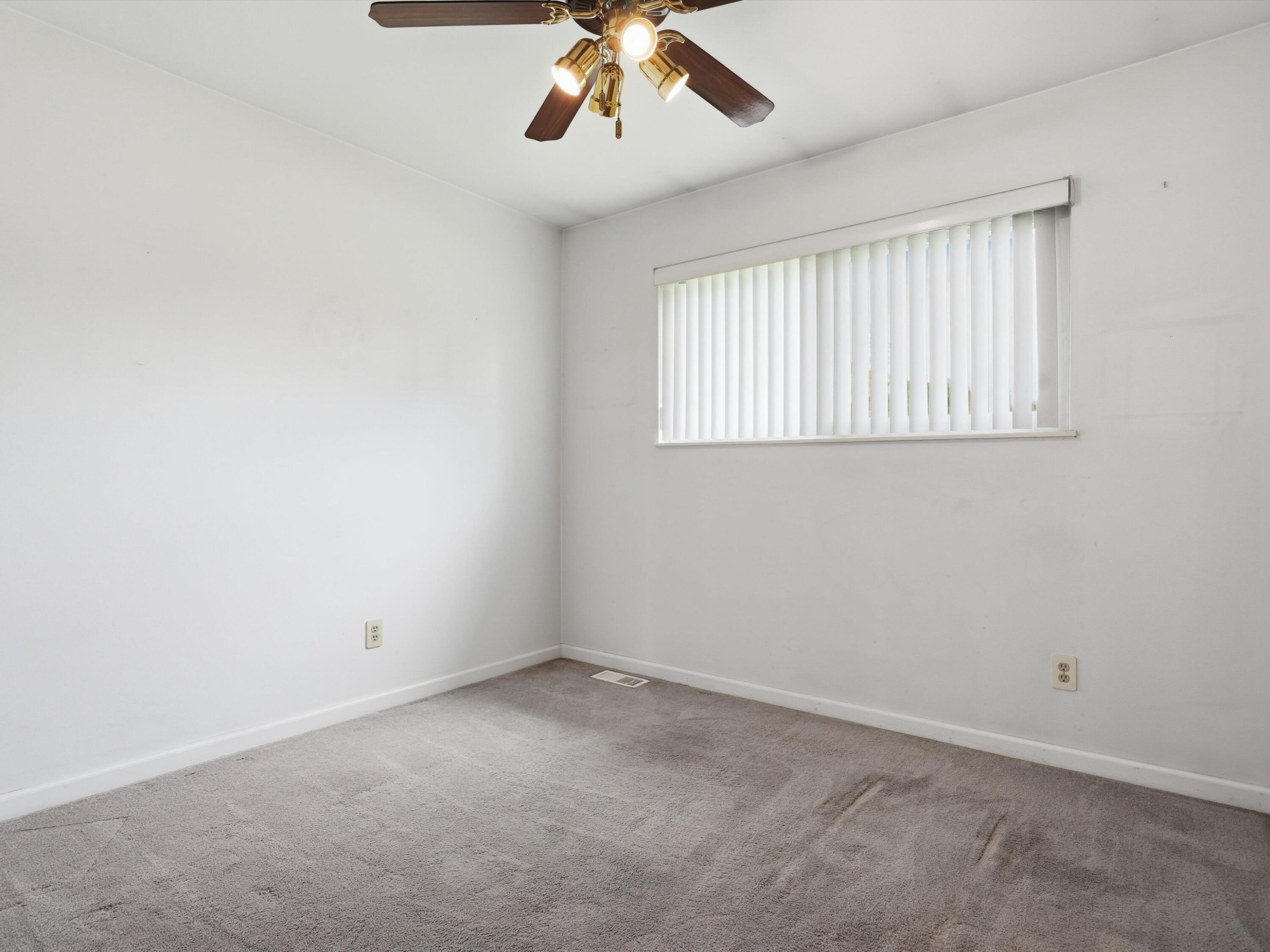 12641 Raleigh Drive Sterling Heights, MI 48313 - Photo 10 of 27 14-DSC02322