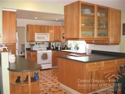 60330 East Ridgeview Drive Bend, OR 97702 - Photo 7 of 25 Additional Photo