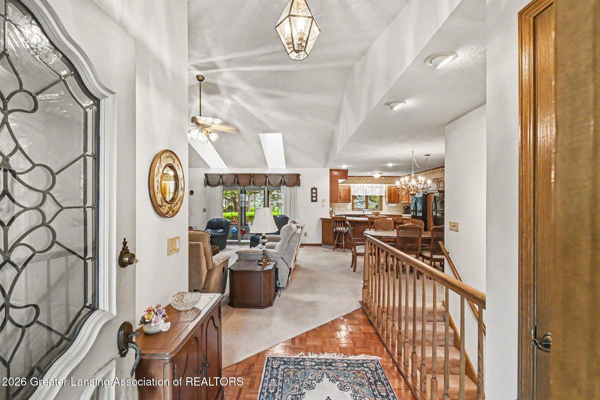 2380 Barnsbury Road East Lansing, MI 48823 - Photo 4 of 30 005_file_1541