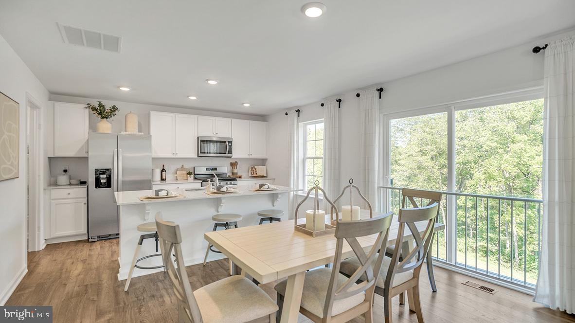Similar model, not the actual home