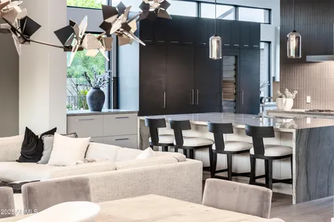 $5,495,000 | 6850 East Joshua Tree Lane, Paradise Valley, AZ 85253